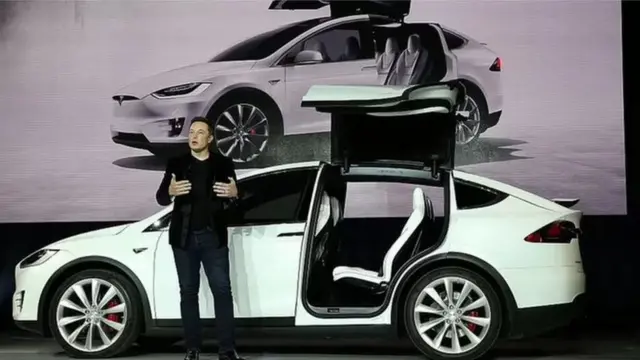 Elon Musk amejipata matatizoni na wanahisa wa Tesla mara nyingi kutokana na maoni yake ya Twitter, ambayo yameigharimu kampuni hiyo pesa.
