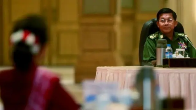 ဖွဲ့စည်းပုံ