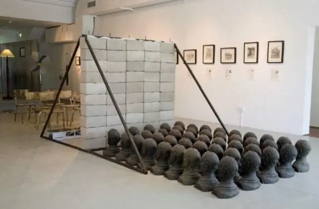 History porte sur le processus de la cécité progressive.