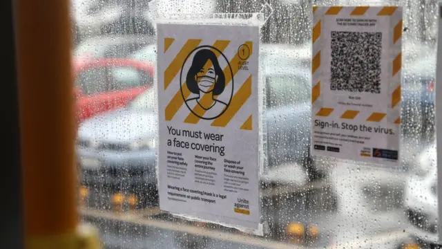 Letrero sobre las restricciones por la covid en Nueva Zelanda.