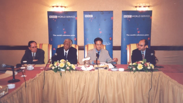 فريق بي بي سي في مؤتمر صحفي في أبوظبي