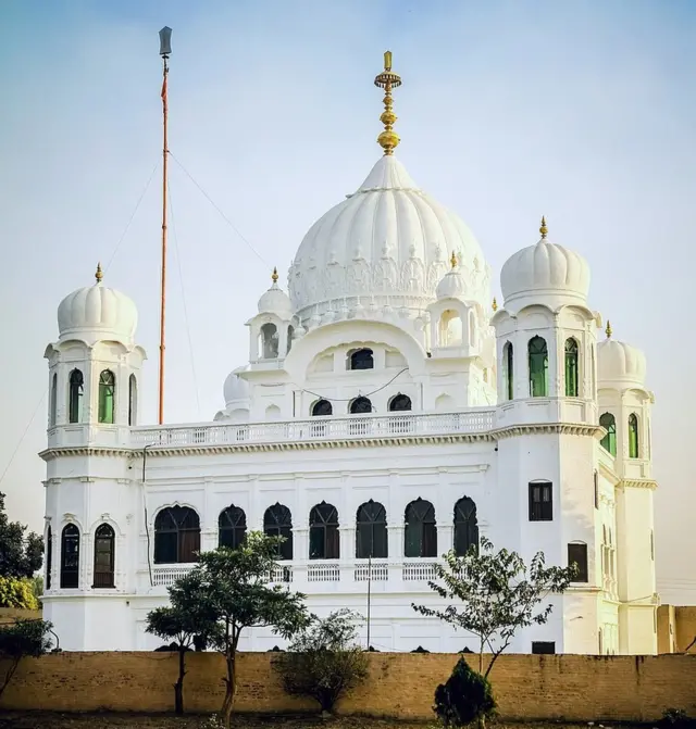 70 ఏళ్లుగా కర్తార్‌పూర్ సాహిబ్‌ను సందర్శించడానికి భారత్‌లోని సిక్కులకు అనుమతి లేదని సిద్ధూ చెప్పారు.