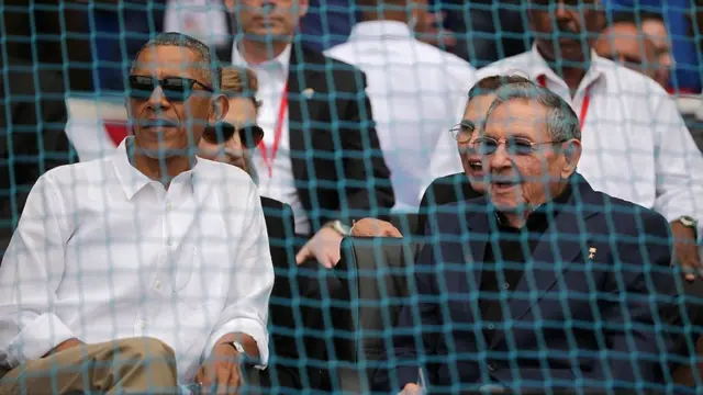 Barack Obama e o líder cubano Raúl Castro