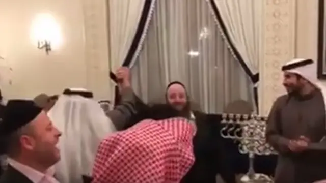 احتفال يهودي بالبحرين يثير انتباه المغردين