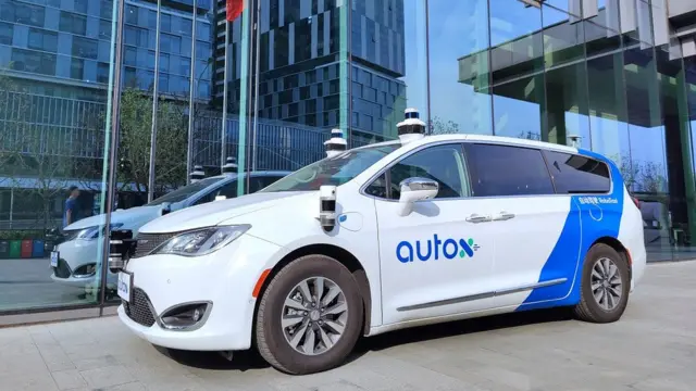 اتو اکس از ون‌های کرایسلر برای تاکسی‌های خودران استفاده می‌کند