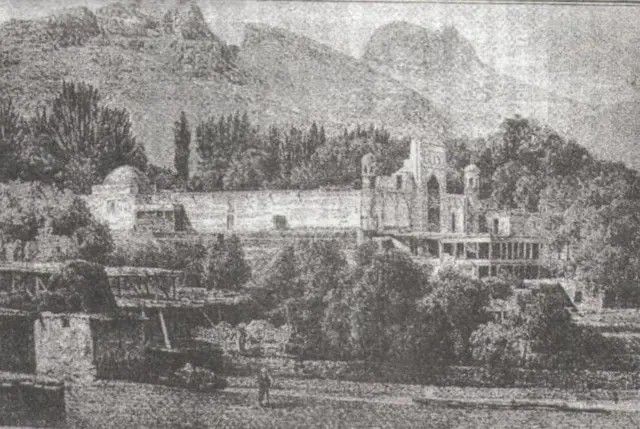 1877-жылы Абдурахман Афтобачынын уулу салдырган Тахти-Сулейман мечити