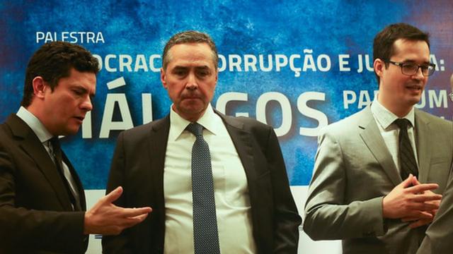 O juiz federal Sérgio Moro, o ministro do STF, Luís Roberto Barroso, e o procurador Deltan Dallagnol, participam da palestra Democracia, Corrupção e Justiça, no UniCEUB