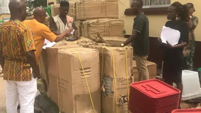Ndị Inec na-ahazi onwe ha