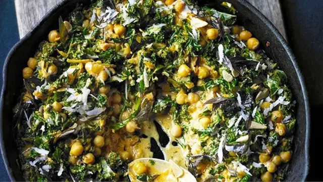 La vitamine C étant soluble dans l'eau et sensible à la chaleur, une partie est perdue lors de la cuisson.