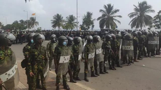 போலீஸ் அணி வகுப்பு