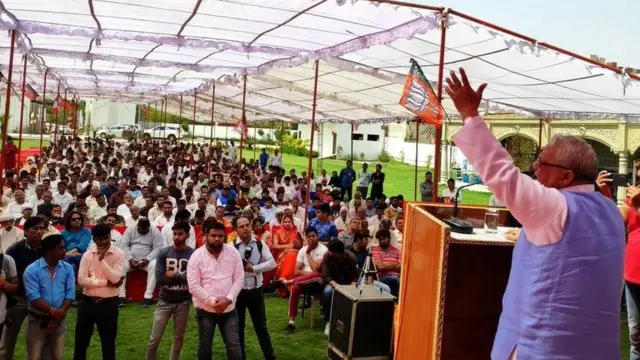 રેલીને સંબોધતા કલરાજ મિશ્ર