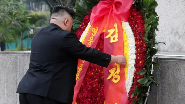 Yalang kokrakli blondalarga kim qarshi?