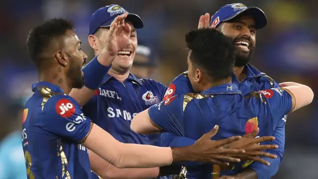 ரெய்னா, ராயுடு ஆட்டமிழப்பு - வெல்லுமா சிஎஸ்கே?