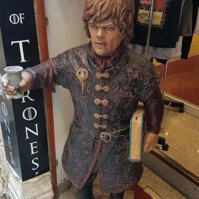 EstátuaarbetyTyrion