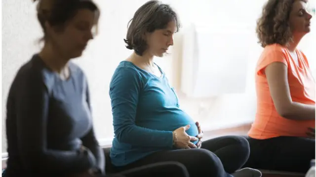 বিশ্বব্যাপী নারীদের গর্ভধারণের বয়স বাড়ছে।