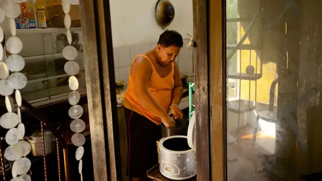 transpuan, waria, vaksin, vaksinasi