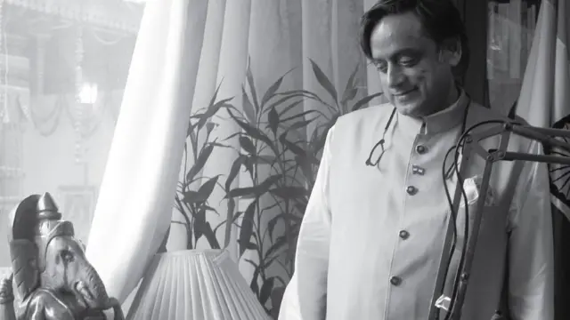 'ஆட்டோகாரரிடம் ஆங்கிலத்தில் பேசினால் அடிப்பார்'