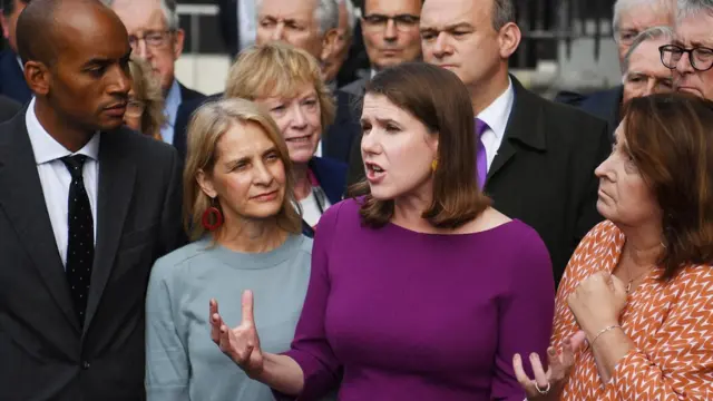 Джо Свинсон