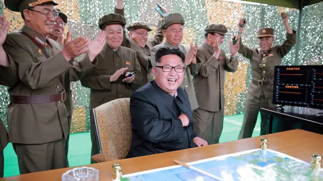 전문가들은 북한이 자신들의 무력 강화와 핵 개발을 정당화하면서 이를 주변국의 대북 압살정책 탓으로 돌리고 있다고 지적했다