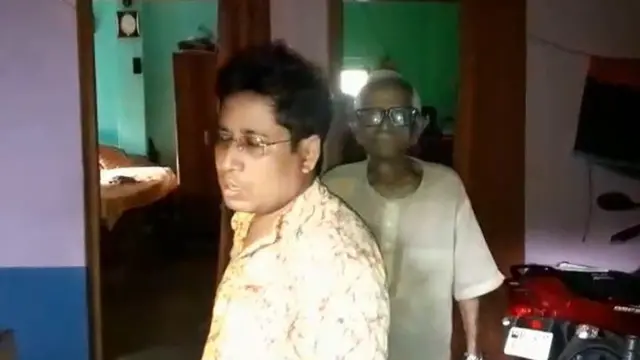 অভিযুক্ত প্রদীপ বিশ্বাস ও তার বাবা মানিকলাল বিশ্বাস