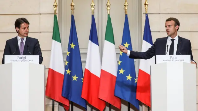 Conte y Macron, reunidos en París.