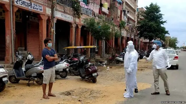 સ્થાનિકો
