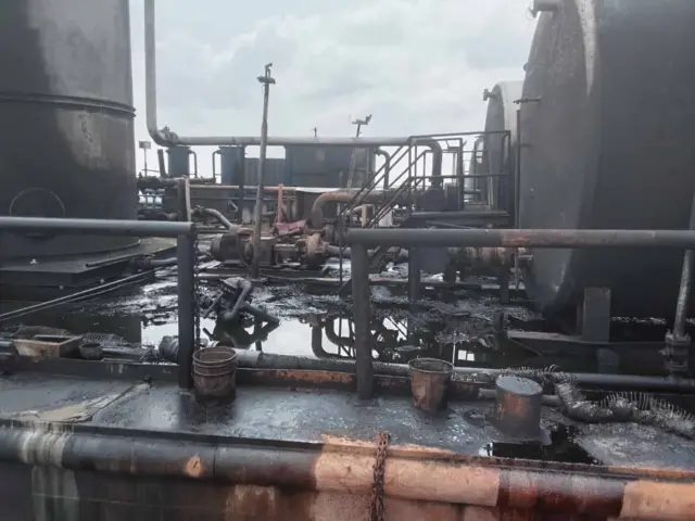 Remains of di platform wey burn for Cawthorne Channel after dem off di fire