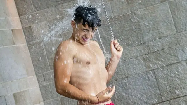 ٹھنڈے پانی سے نہانا