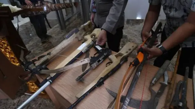 Barang bukti tersangka teroris jaringan Jamaah Islamiyah yang ditangkap November 2020.