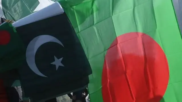 বাংলাদেশ ও পাকিস্তানের পতাকা