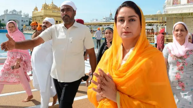 ভারতের কেন্দ্রীয় মন্ত্রী ও অকালি দলের নেত্রী হরসিমরত কাউর বাদল