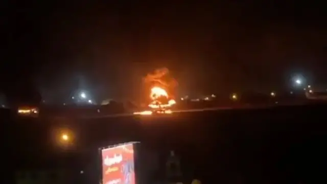 Меҳробод аэропортида ёнаётган учоқ