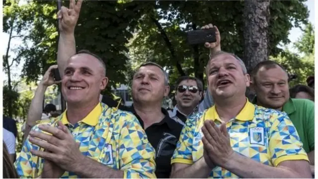 Зеленскийдин билдирүүлөрү анын тарапташтарына майдай жакты