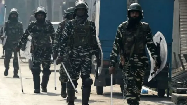 படையினர்