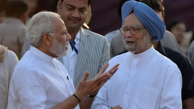 વડા પ્રધાન નરેન્દ્ર મોદી તથા પૂર્વ વડાપ્રધાન ડૉ. મનમોહનસિંઘ