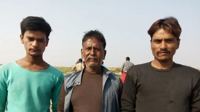 राजेंद्र सहनी अपने बेटों के साथ