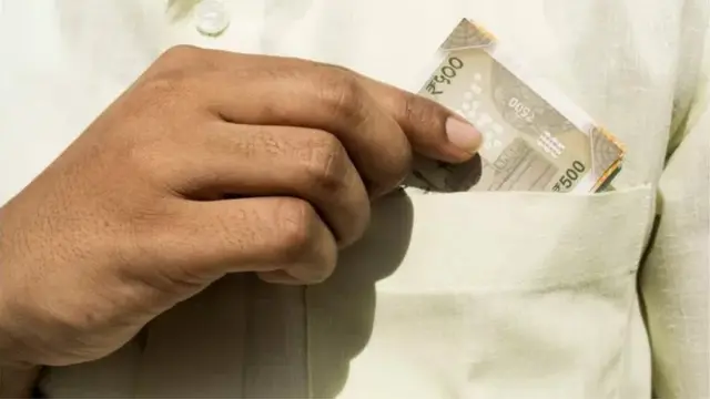 રિઝર્વ બૅંક ઑફ ઈન્ડિયા (આરબીઆઈ)ના તાજેતરના અહેવાલ મુજબ, દર વર્ષે ઈએમઆઈ ભરવાનું ટાળતા લોકોની સંખ્યા વધી રહી છે