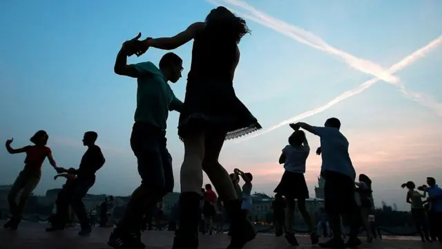 Танцы в парке