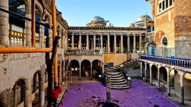 Внутренний двор храма