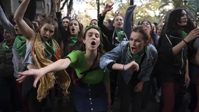 Protesta de mujeres por el aborto en Argentina