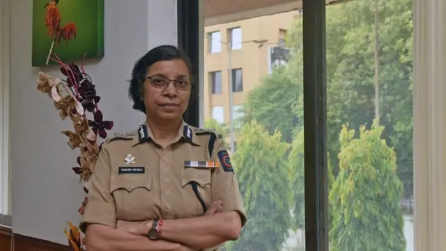 रश्मी शुक्ला, पोलीस, देवेंद्र फडणवीस