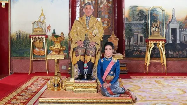 King Maha Vajiralongkorn (L) appointed Sineenat Wongvajirapakdi (R) his royal consort in July