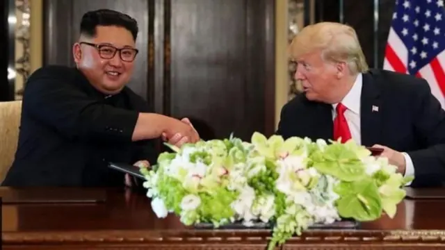 ঐতিহাসিক করমর্দন, কিম জং আন আর ডোনাল্ড ট্রাম্প