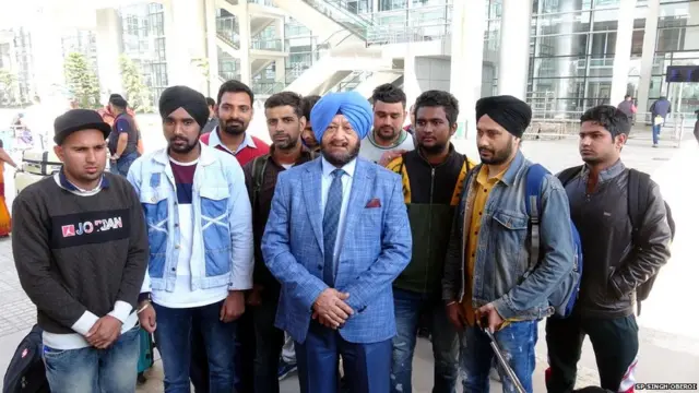 ਐਸ ਪੀ ਓਬਰਾਏ ਨੌਜਵਾਨਾਂ ਨਾਲ