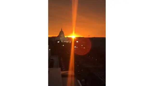 Вот таким был рассвет этого дня в Вашингтоне