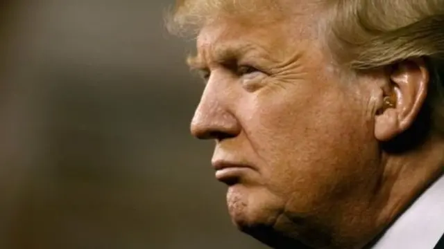 डोनल्ड ट्रंप