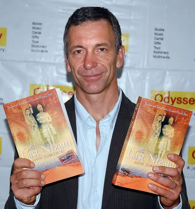 लेखक जॉन ज़ुबरिस्की