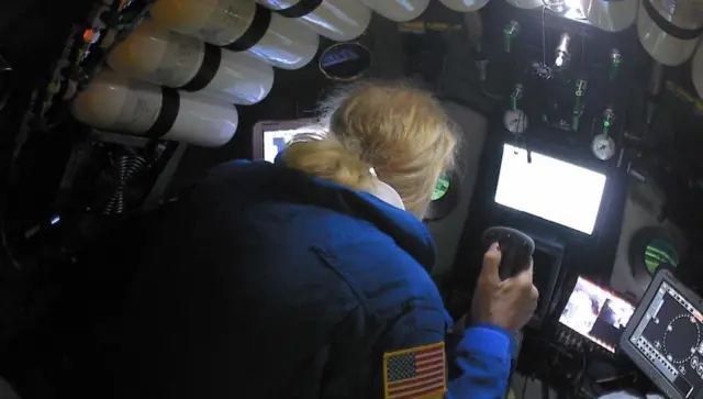 మెరియానా ట్రెంచ్‌లో ప్లాస్టిక్ సంచులు