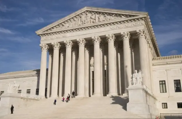 Членів Верховного суду обирають на все життя