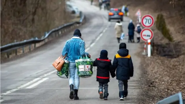 వేలాది మంది ఇప్పటికే తమ ఇళ్లను వీడి వెళ్లారు.